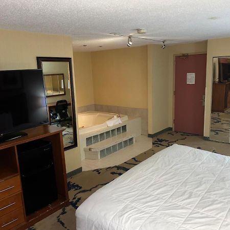 Quality Inn And Conference Center Greeley Downtown Εξωτερικό φωτογραφία
